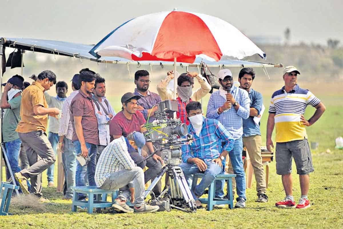 రోల్ కెమెరా యాక్షన్