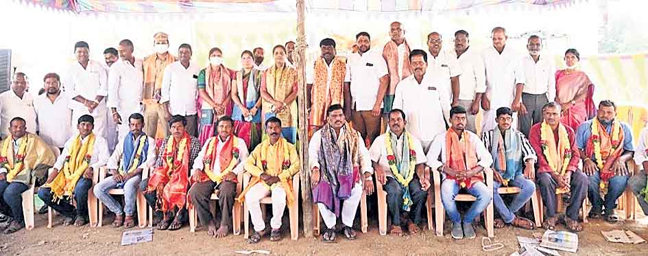 గుమ్మడిదల రైతులు ఆదర్శం