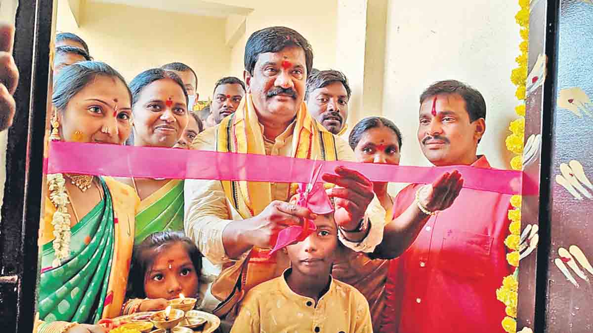 సొంత జాగా ఉంటే ఇల్లు కట్టిస్తాం