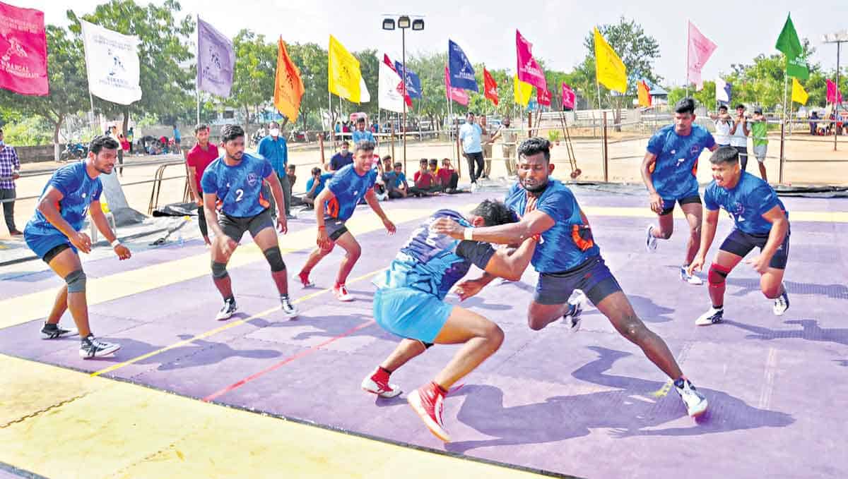 హోరాహోరీగా కబడ్డీ పోటీలు