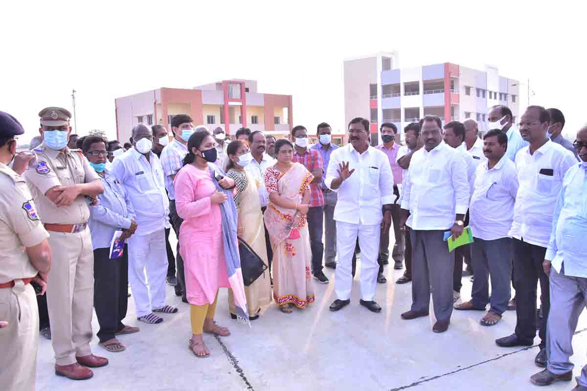 వన్నెల వనపర్తిగా మారుస్తాం