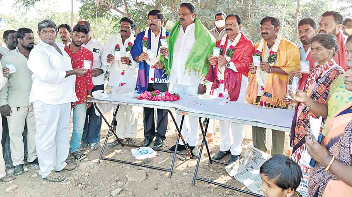 కార్మికులకు అండగా ప్రభుత్వం