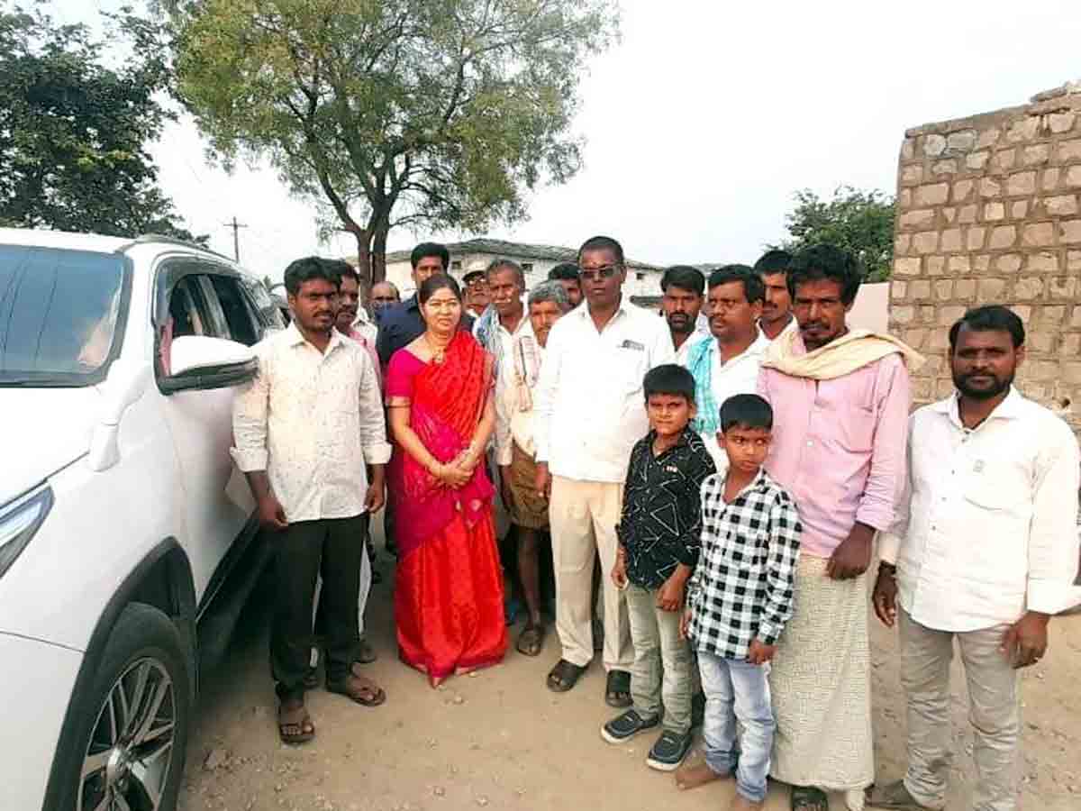 Tandur : ఫార్మేషన్‌ రోడ్డు మంజూరు చేయండి..