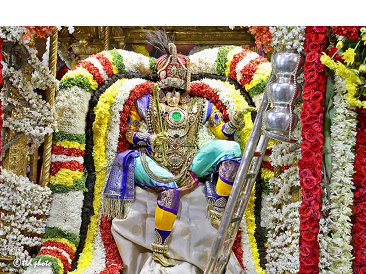 ఉట్టికృష్ణుడి అలంకారంలో శ్రీ పద్మావతి అమ్మవారు దర్శనం..