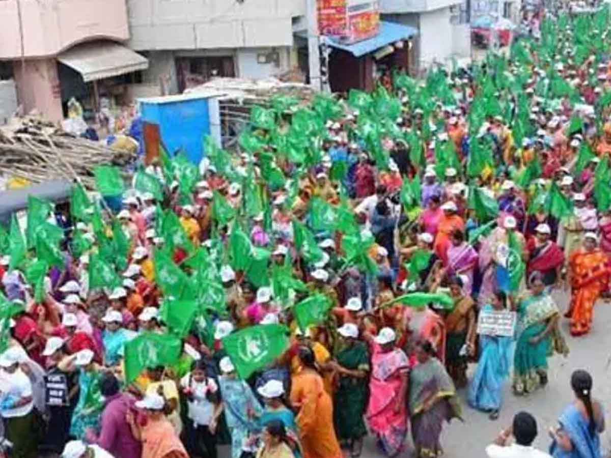 అమరావతి రైతుల మహాపాదయాత్రను అడ్డుకున్న పోలీసులు..