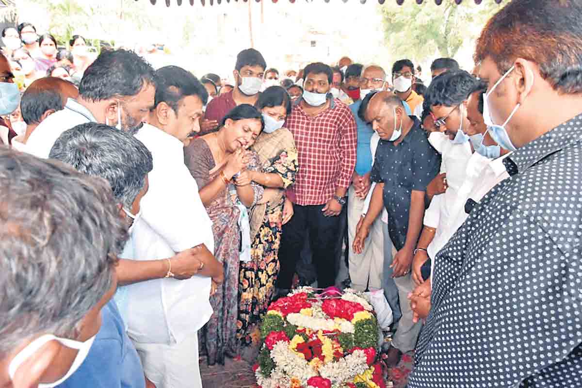 మణిపాల్‌రెడ్డి సేవలు మరువలేనివి