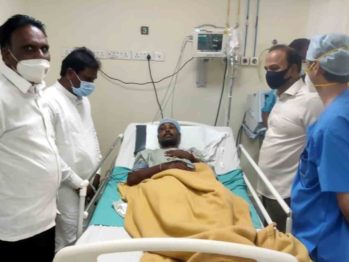 Vikarabad : తక్షణ సహాయం కింద రూ. లక్ష అందజేత