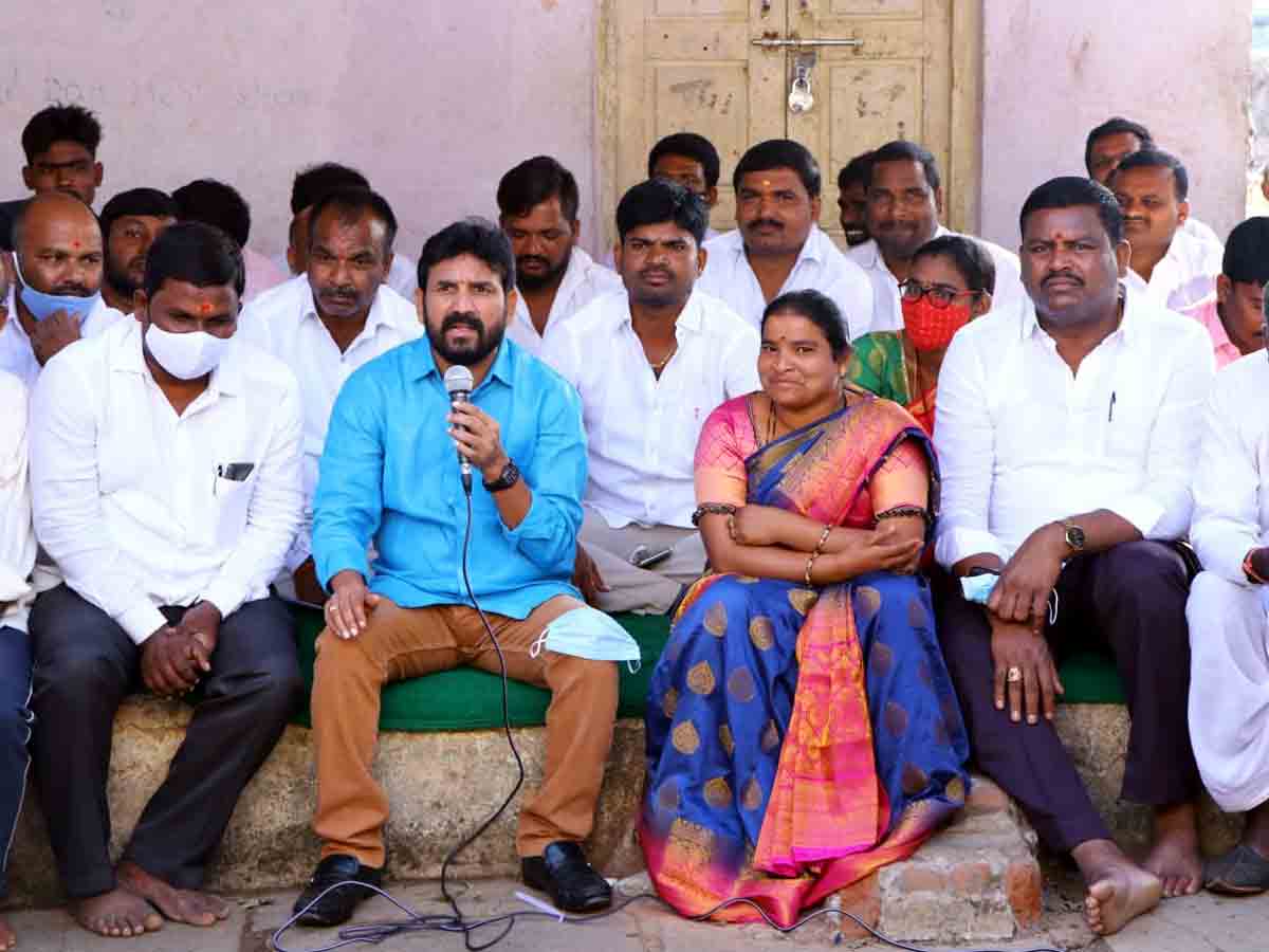 Rangareddy : అధికారులు అంకిత భావంతో పని చేయండి..