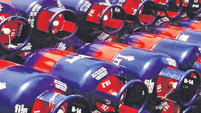 ఈ భారం.. మోయలేం..