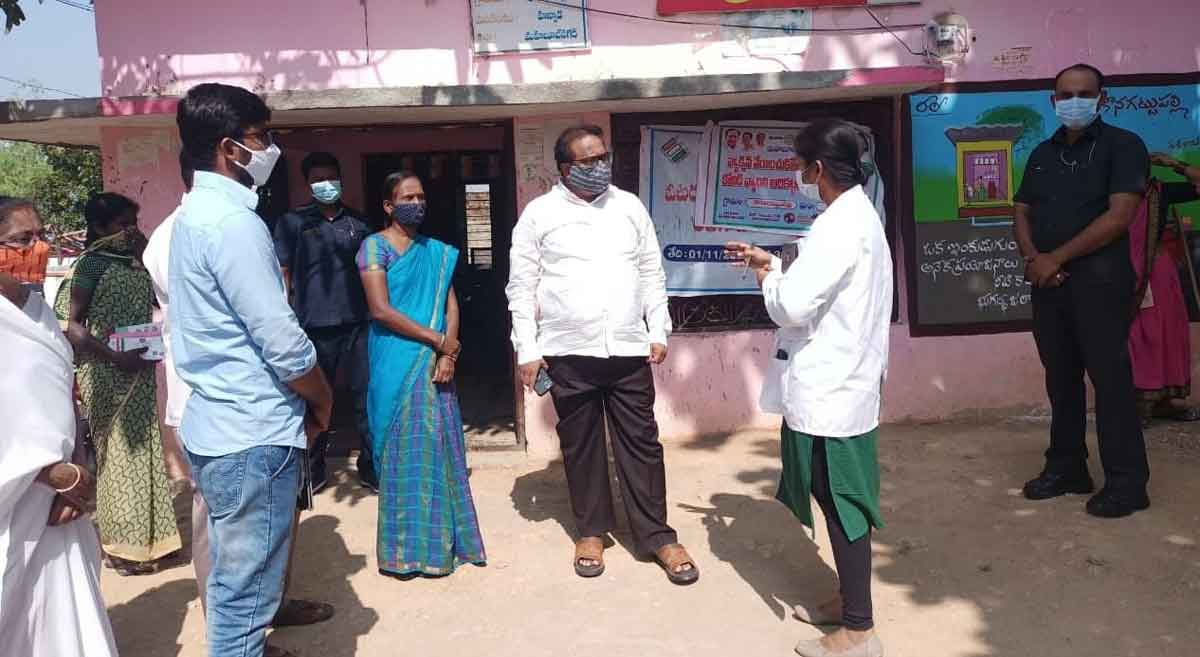 రెండు డోసుల టీకా వేయాలి