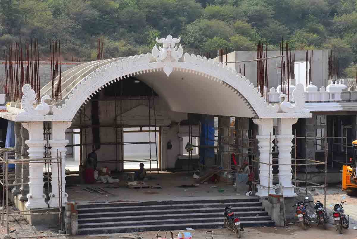 సకల వసతులతో కల్యాణకట్ట