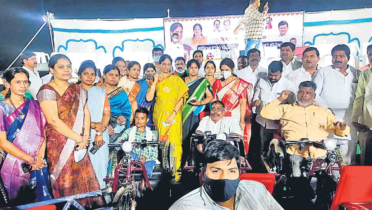 దివ్యాంగుల భవనానికి స్థలం కేటాయిస్తా …మంత్రి పి.సబితా ఇంద్రారెడ్డి