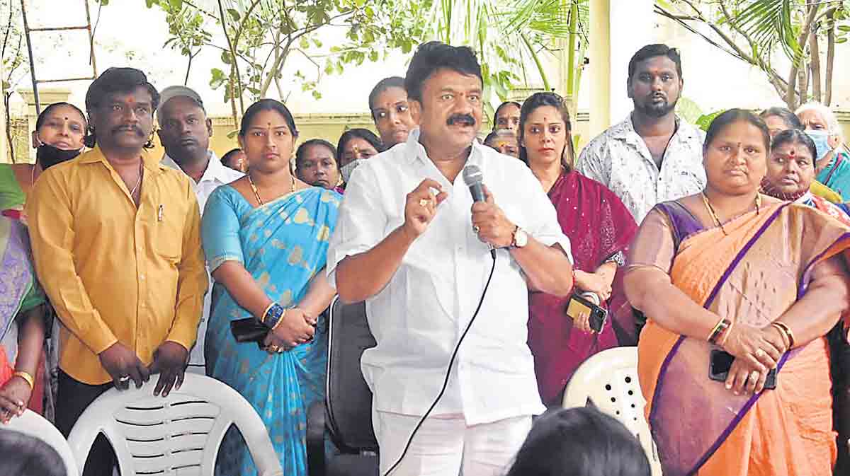 ప్రారంభానికి సిద్ధమైన డబుల్‌ బెడ్‌రూమ్‌ ఇండ్లు