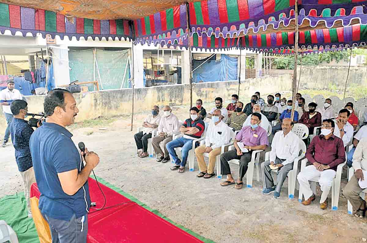 సమస్యల పరిష్కారానికే ‘మీతో మీ ఎమ్మెల్యే’