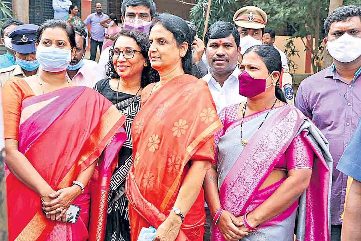 అభివృద్ధికి బాటలు వేస్తున్న ప్రభుత్వం