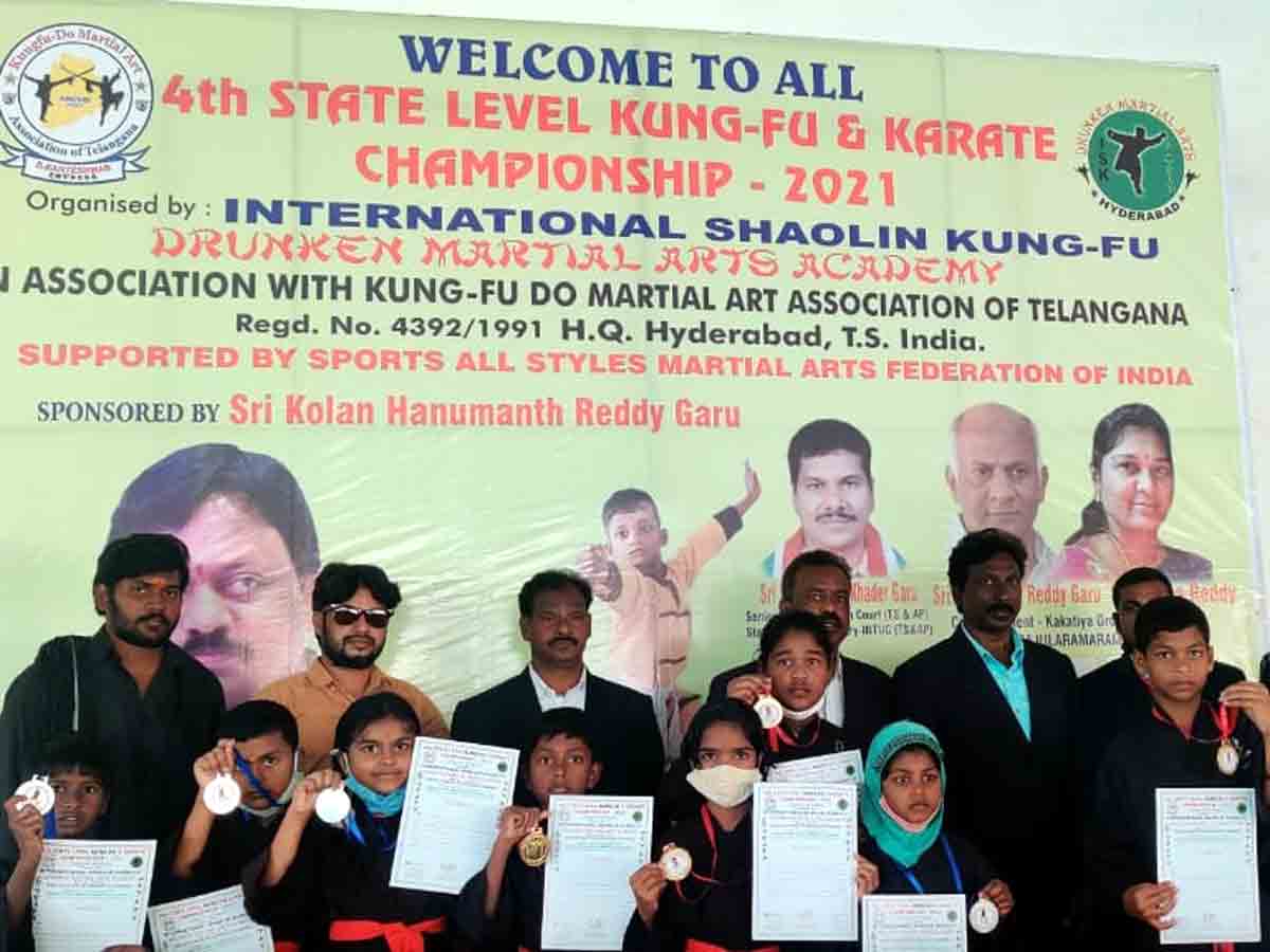 Rangareddy : కుంగ్‌ఫు కరాటేలో మెడల్స్​‍ సాధించిన విద్యార్థులు..