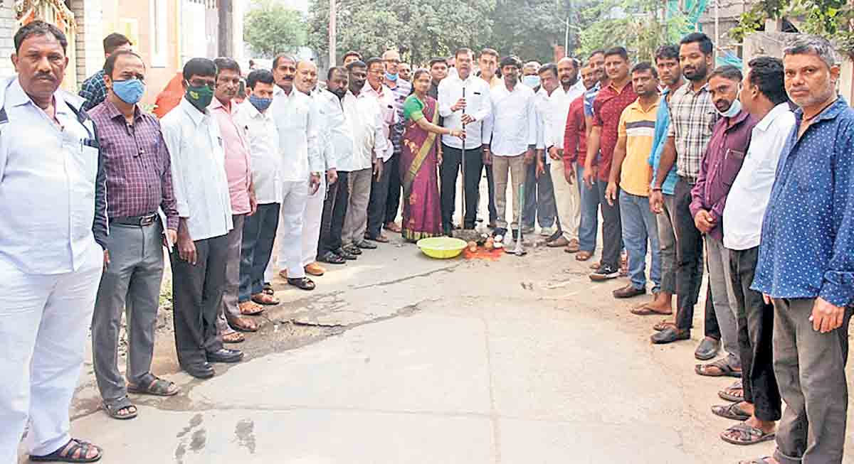 నియోజకవర్గం అభివృద్ధికి కృషి