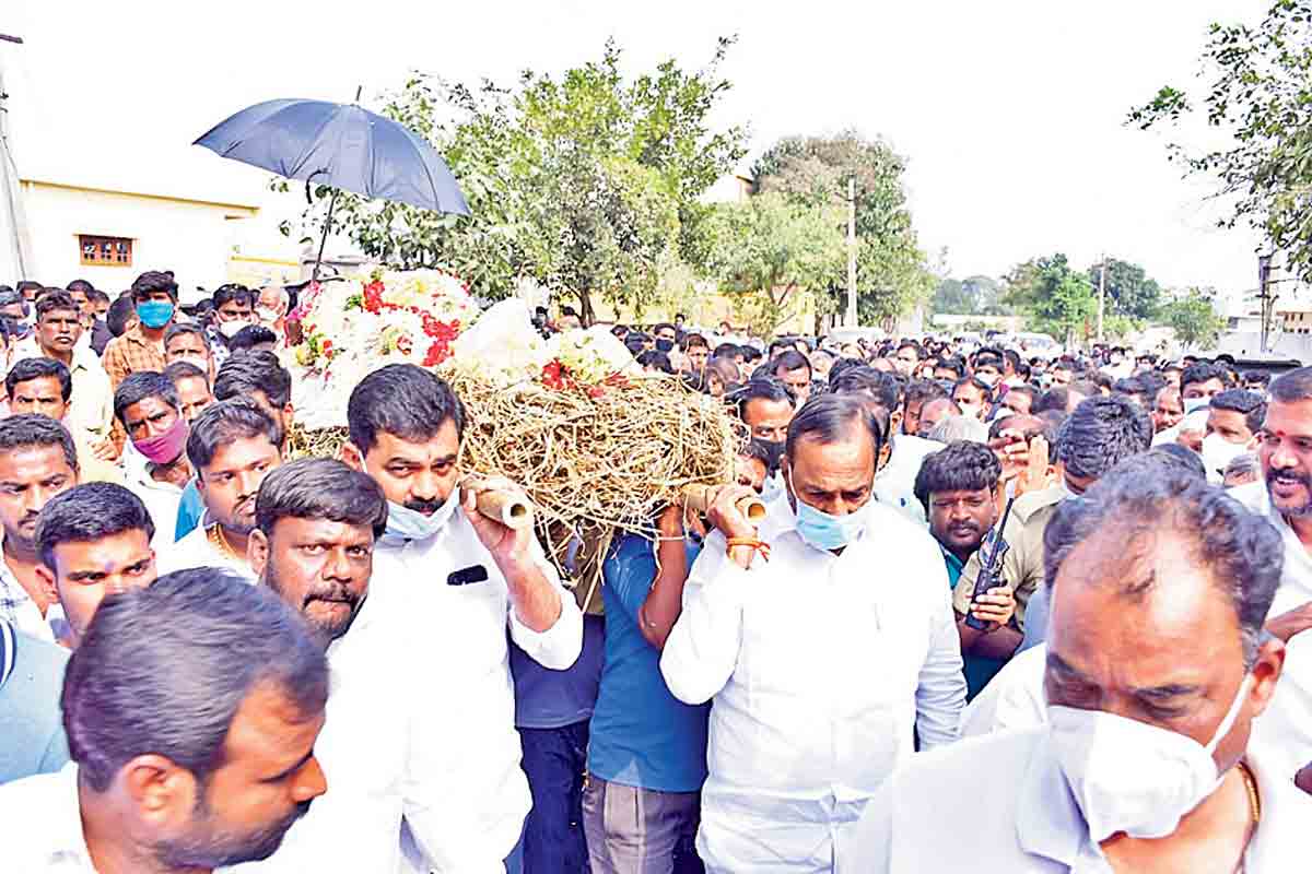 టీఆర్‌ఎస్‌ సీనియర్‌ నేత హఠాన్మరణం