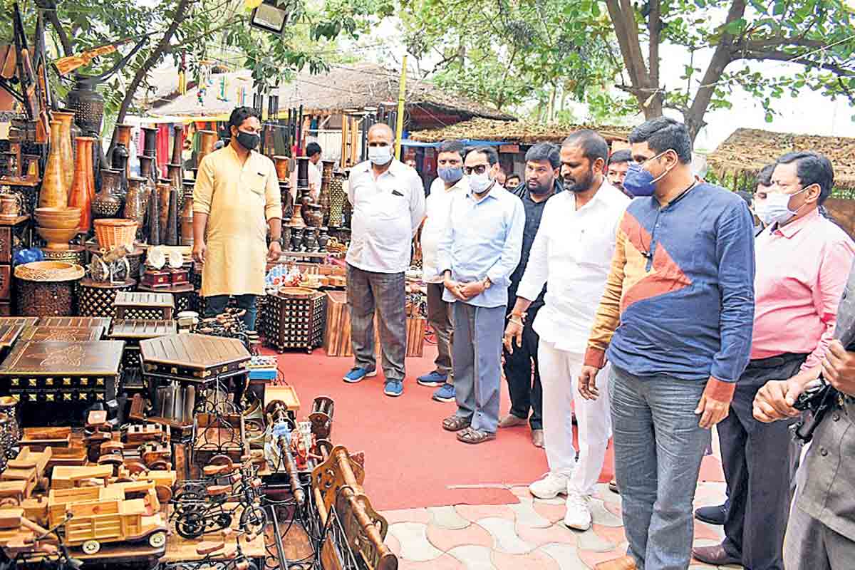 చేనేత కళాకారుల సంక్షేమానికి ప్రభుత్వం కృషి