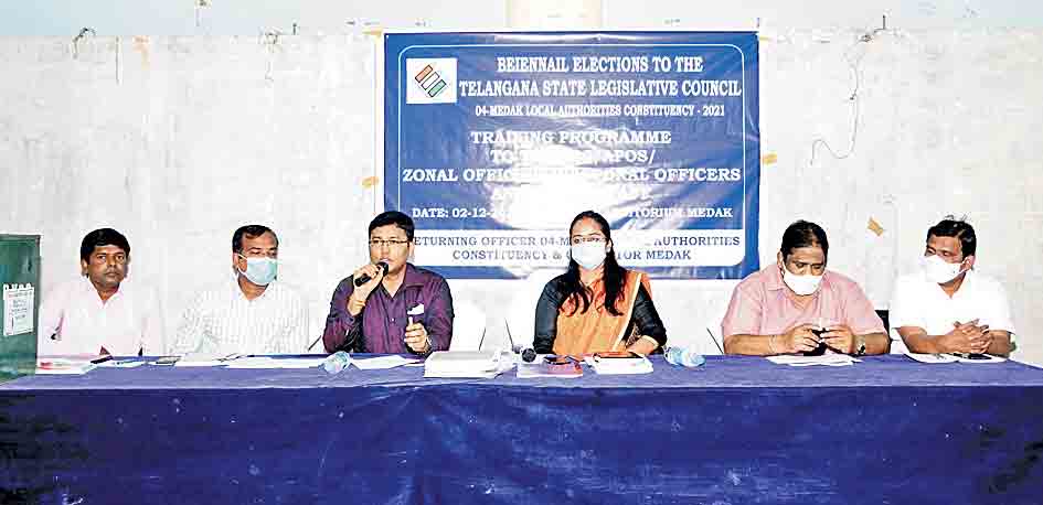 నిష్పక్షపాతంగా పోలింగ్‌ నిర్వహించాలి