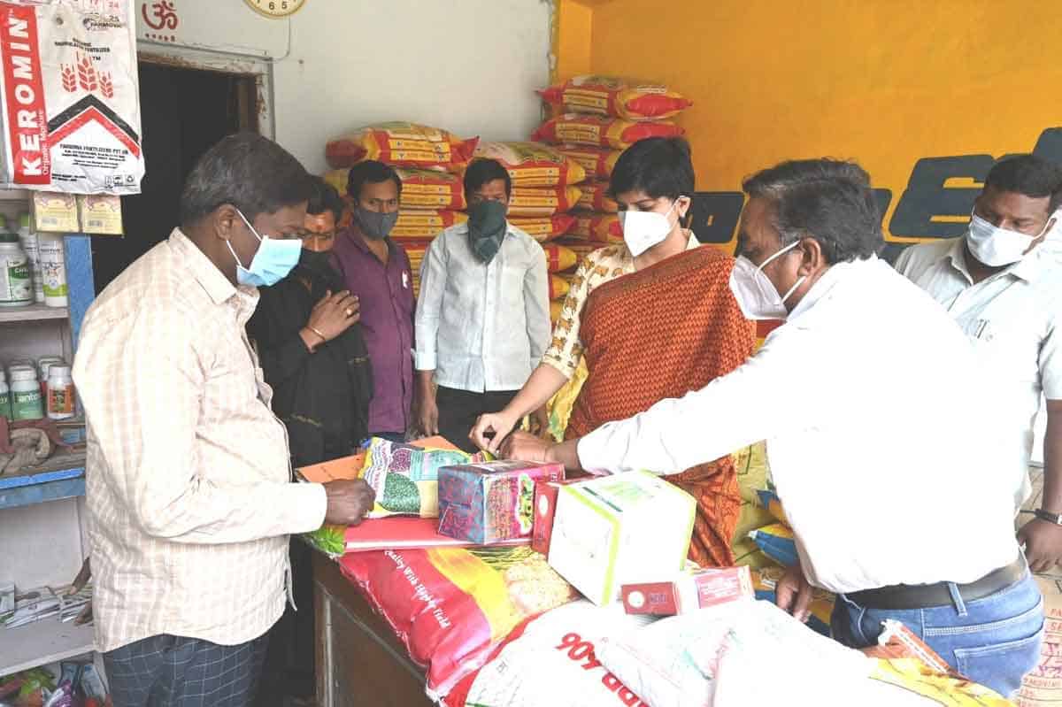 విత్తనాలు అందుబాటులో ఉంచుకోవాలి