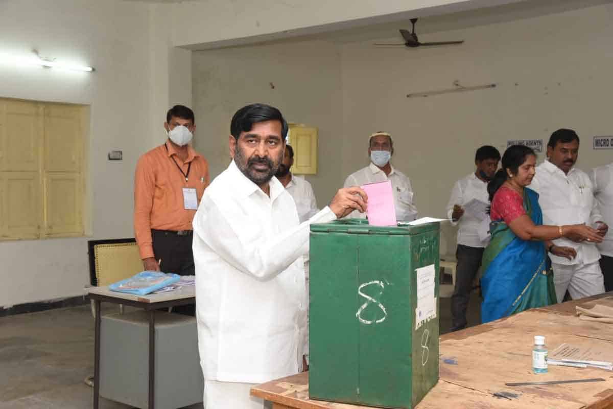 టీఆర్‌ఎస్‌దేఘన విజయం