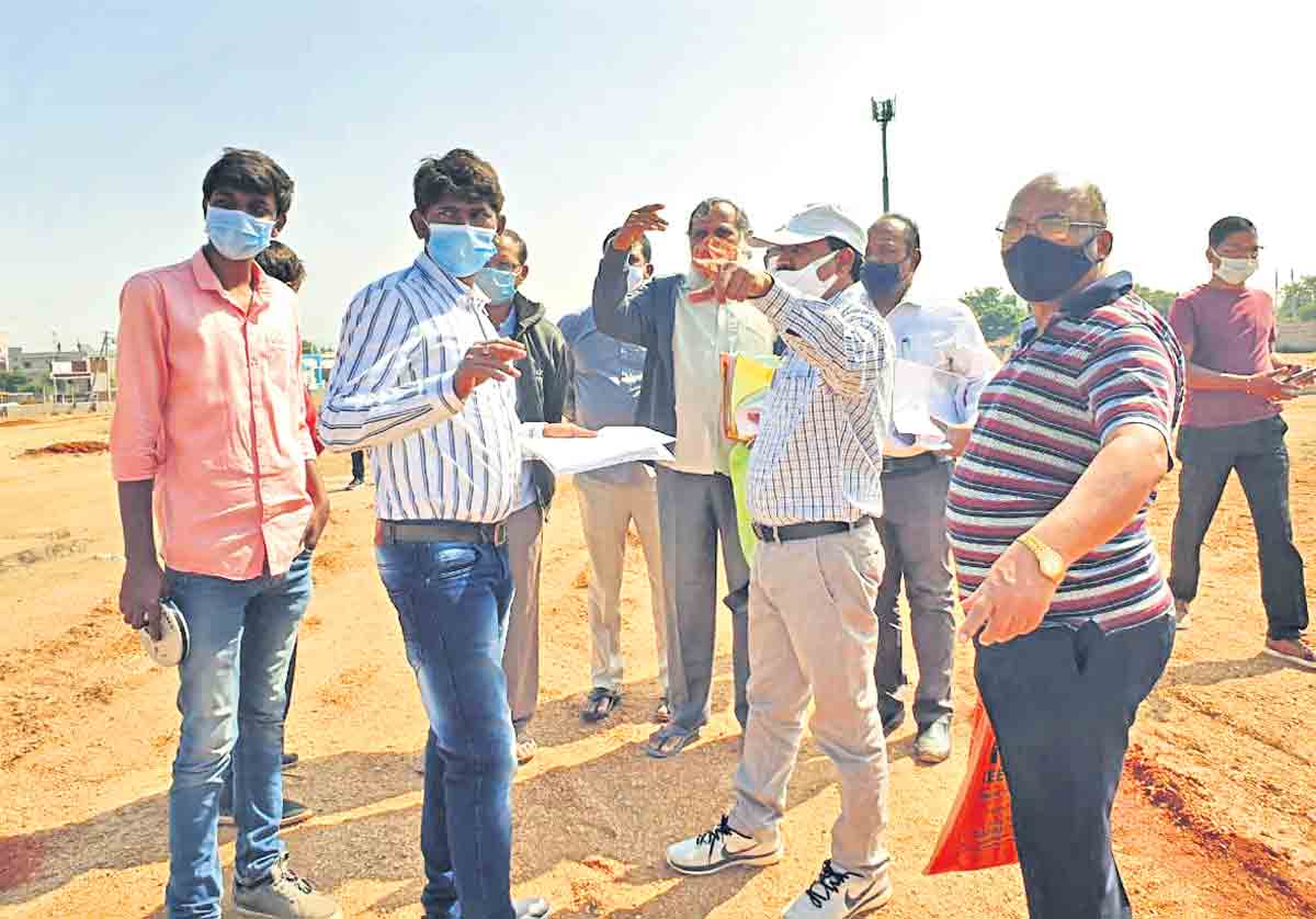 అక్రమ లే అవుట్లను రద్దుచేస్తాం