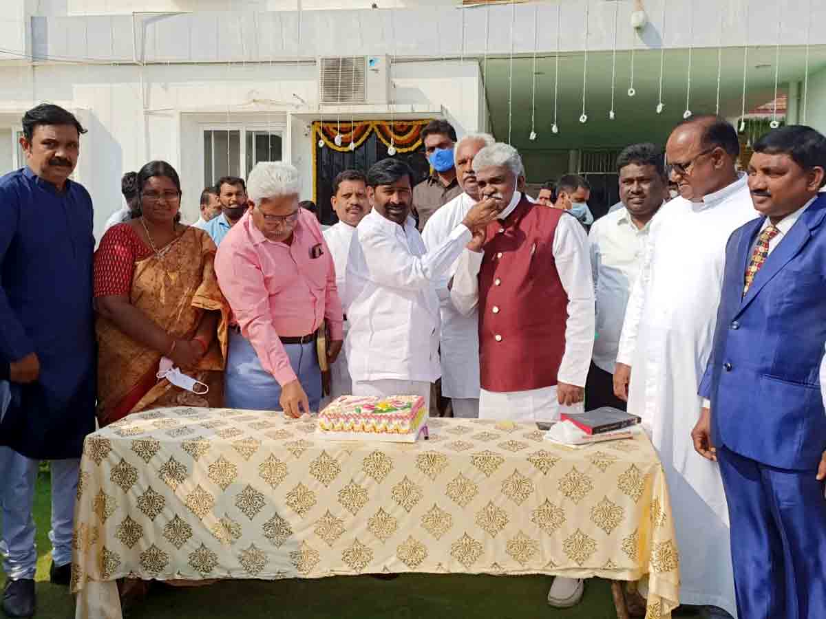 Suryapet : పండుగలను అధికారికంగా నిర్వహిస్తున్న ఘనత తెలంగాణదే.. మంత్రి జగదీష్రెడ్డి