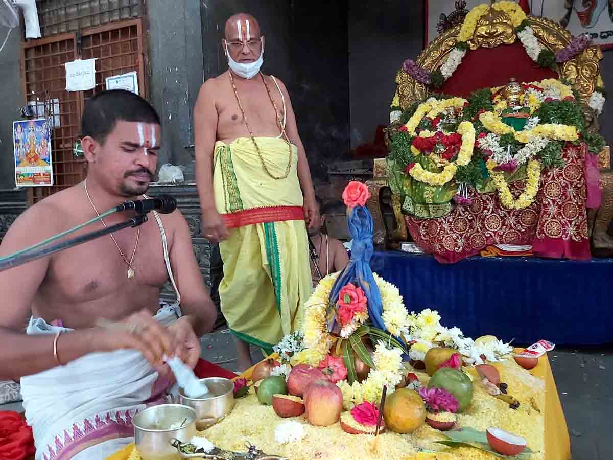 Yadagirigutta : యాదాద్రిలో ధనుర్మాస పూజలు