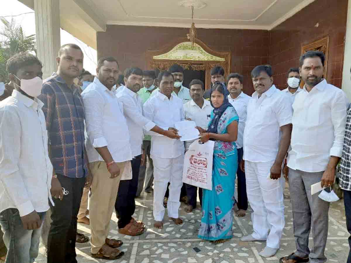 Rangareddy : బాధిత కుటుంబాలకు ప్రభుత్వం చేయూత.. ఎమ్మెల్యే అంజయ్యయాదవ్‌