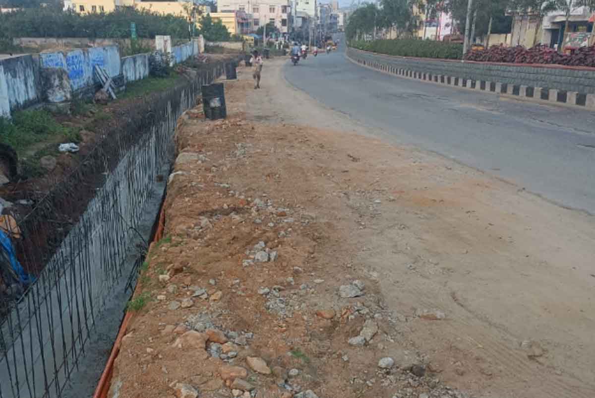 గజం 2లక్షలు