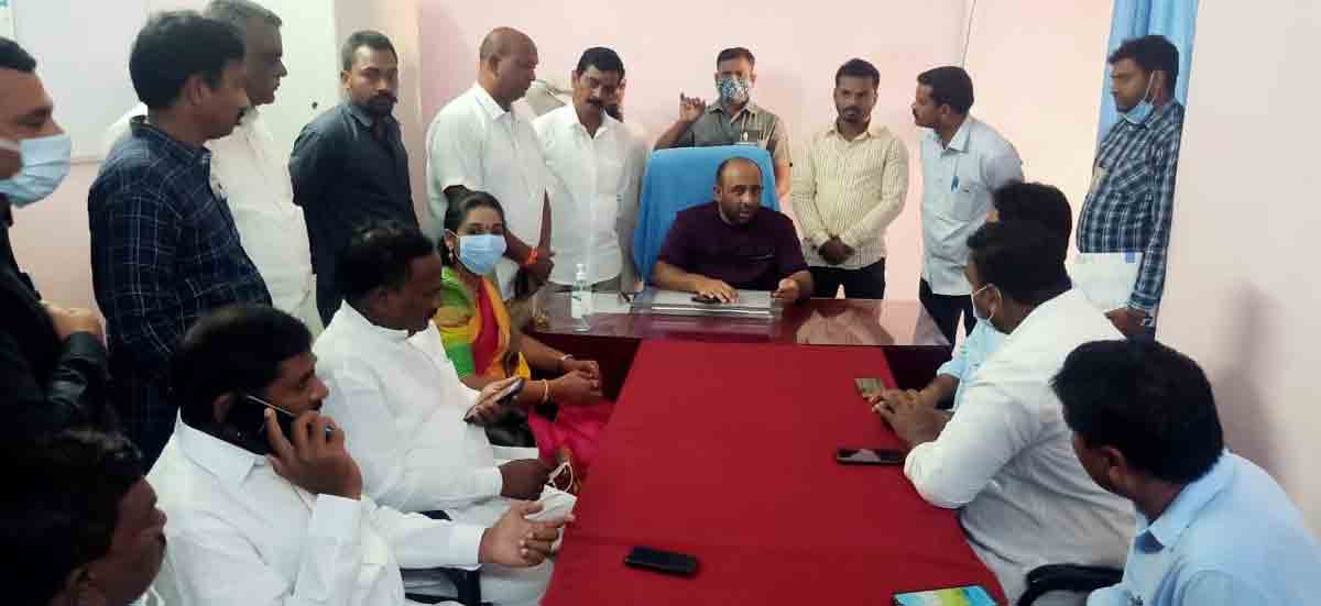 రోగులకు కనీస సౌకర్యాలు కల్పించరా..?