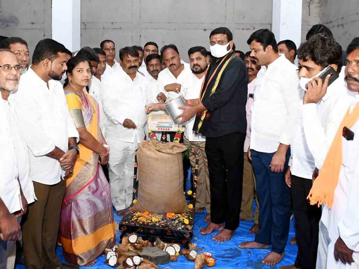 Tandur : చివరి గింజ వరకు ధాన్యం కొంటాం.. ఎమ్మెల్యే రోహిత్‌రెడ్డి