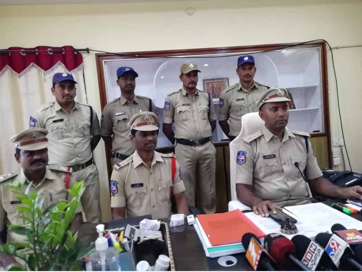 అనుమానంతోనే హత్య..