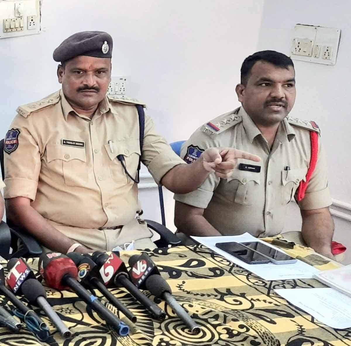 ‘నూతన’ వేడుకల్లో ఆంక్షలు పాటించాలి