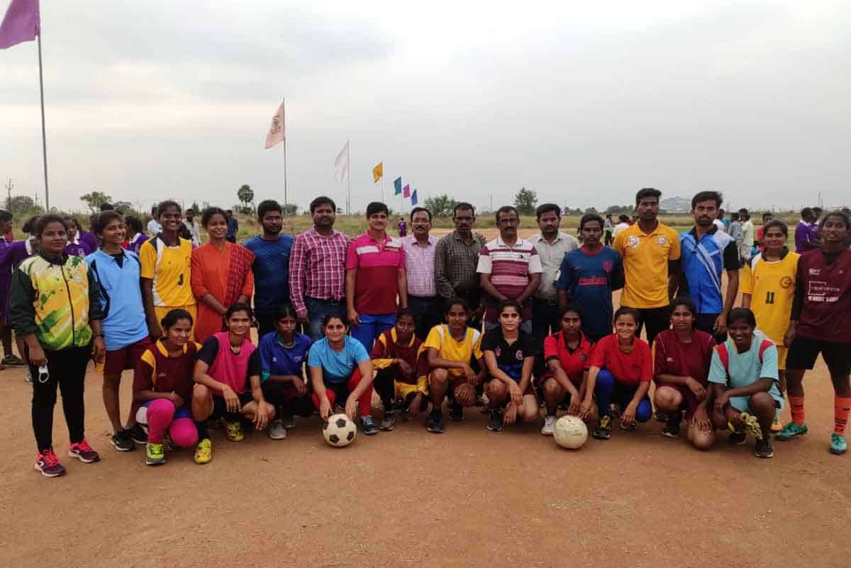 హోరాహోరీగా ఐసీటీ క్రీడలు