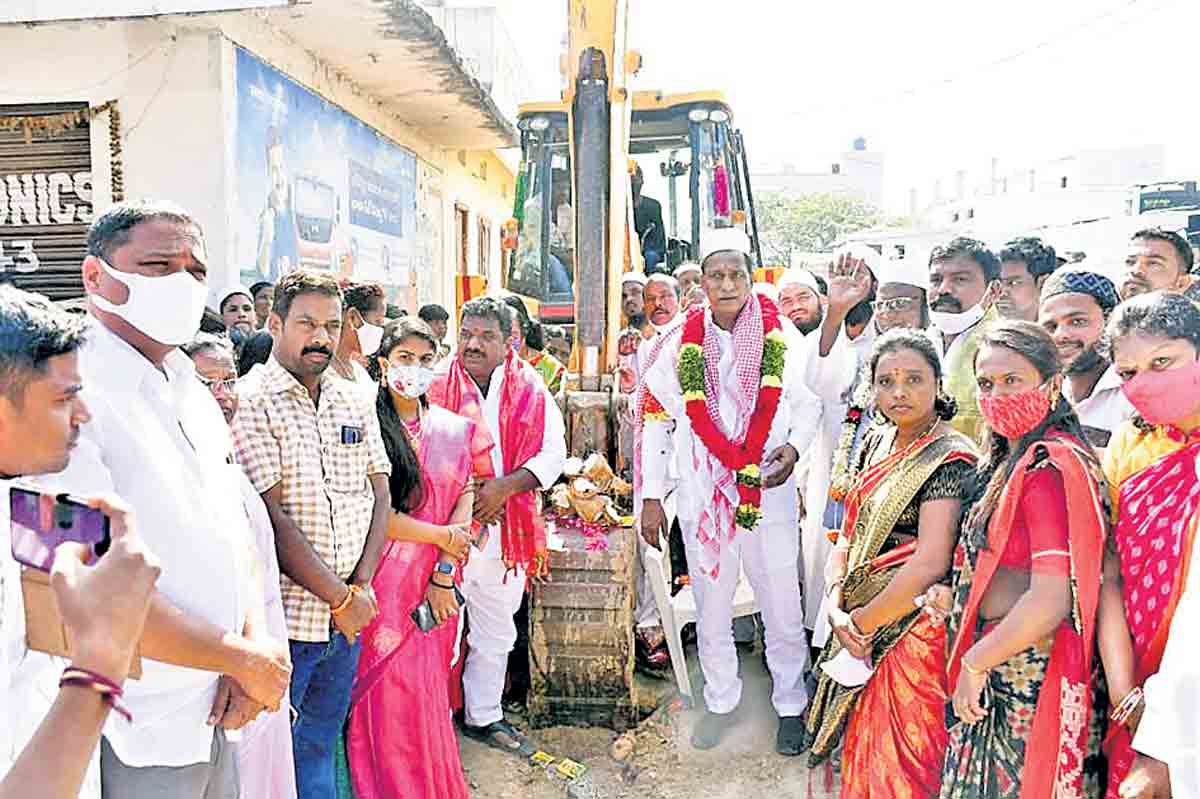 ఆదర్శంగా తీర్చిదిద్దుతా