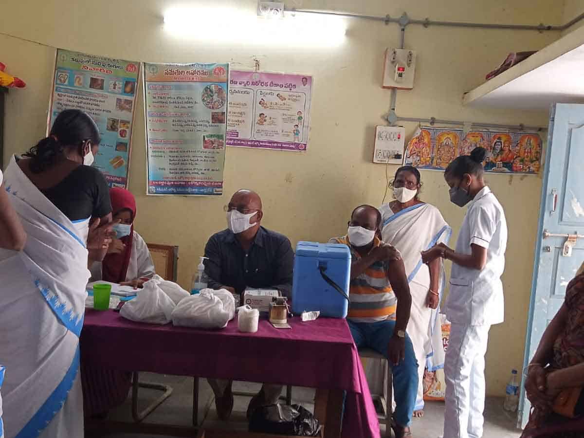 వ్యాక్సినేషన్‌పై నిర్లక్ష్యం వద్దు