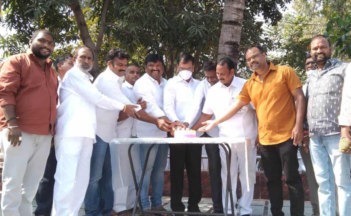 Christmas | సర్వమత సమానత్వమే టీఆర్‌ఎస్ ప్రభుత్వ లక్ష్యం : ఎమ్మెల్యే కాలేరు వెంకటేశ్‌