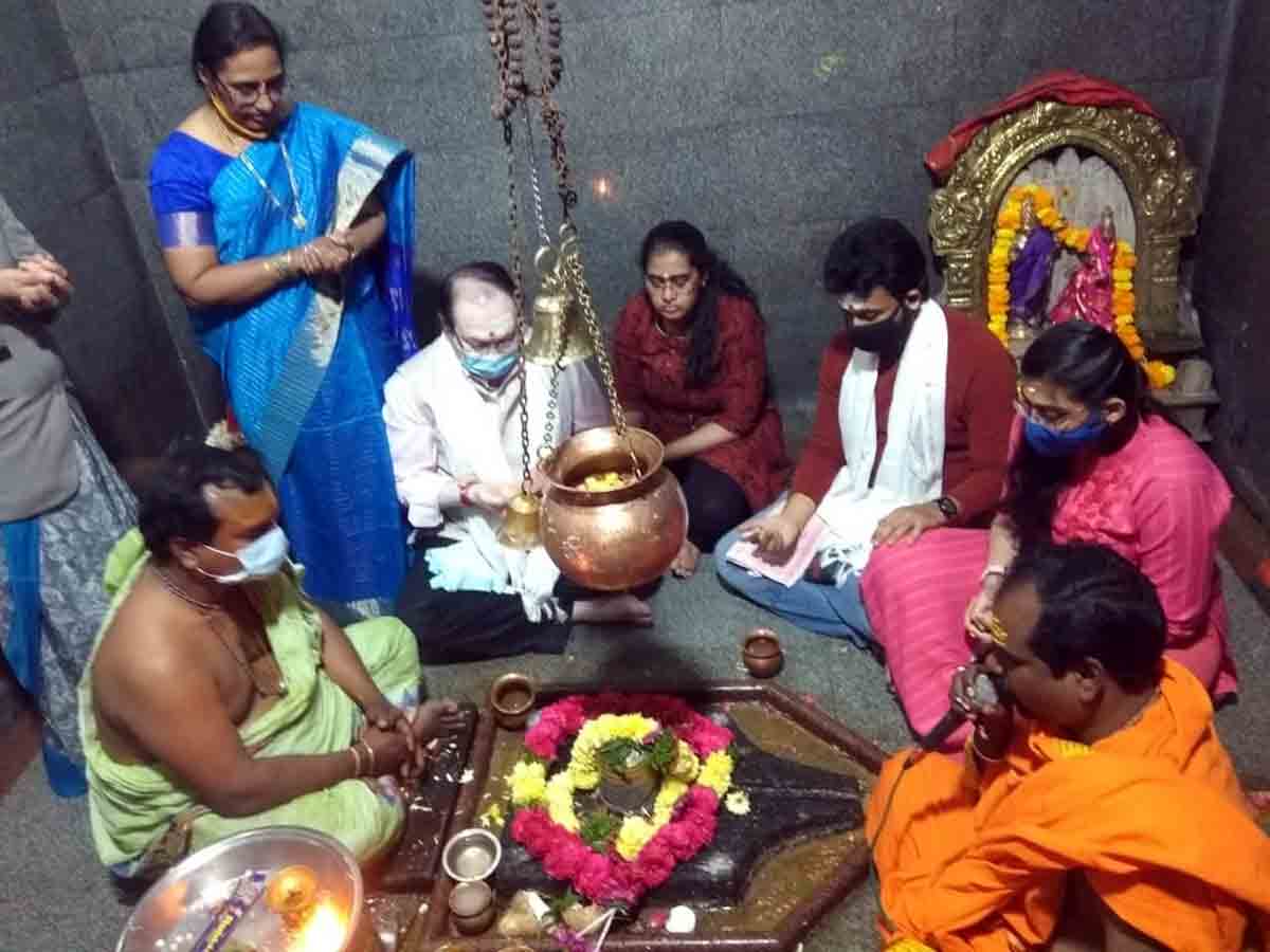 Vikarabad : ఆలయానికి భక్తుల తాకిడి.. తరలి వచ్చిన భక్తజనం..