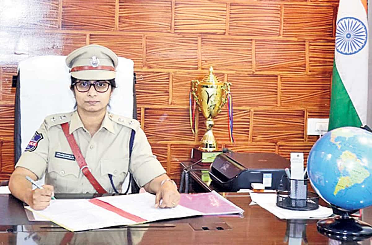 police compliant | ఫిర్యాదులు పెండింగ్‌లో ఉండొద్దు : మెదక్‌ ఎస్పీ రోహిణిప్రియదర్శిని