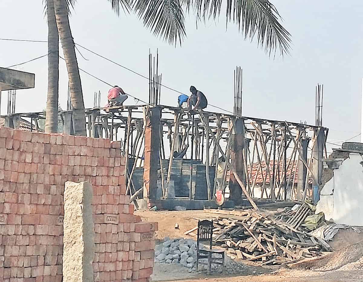 E Shram | కార్మికులకు ఈ- శ్రమ్ భరోసా