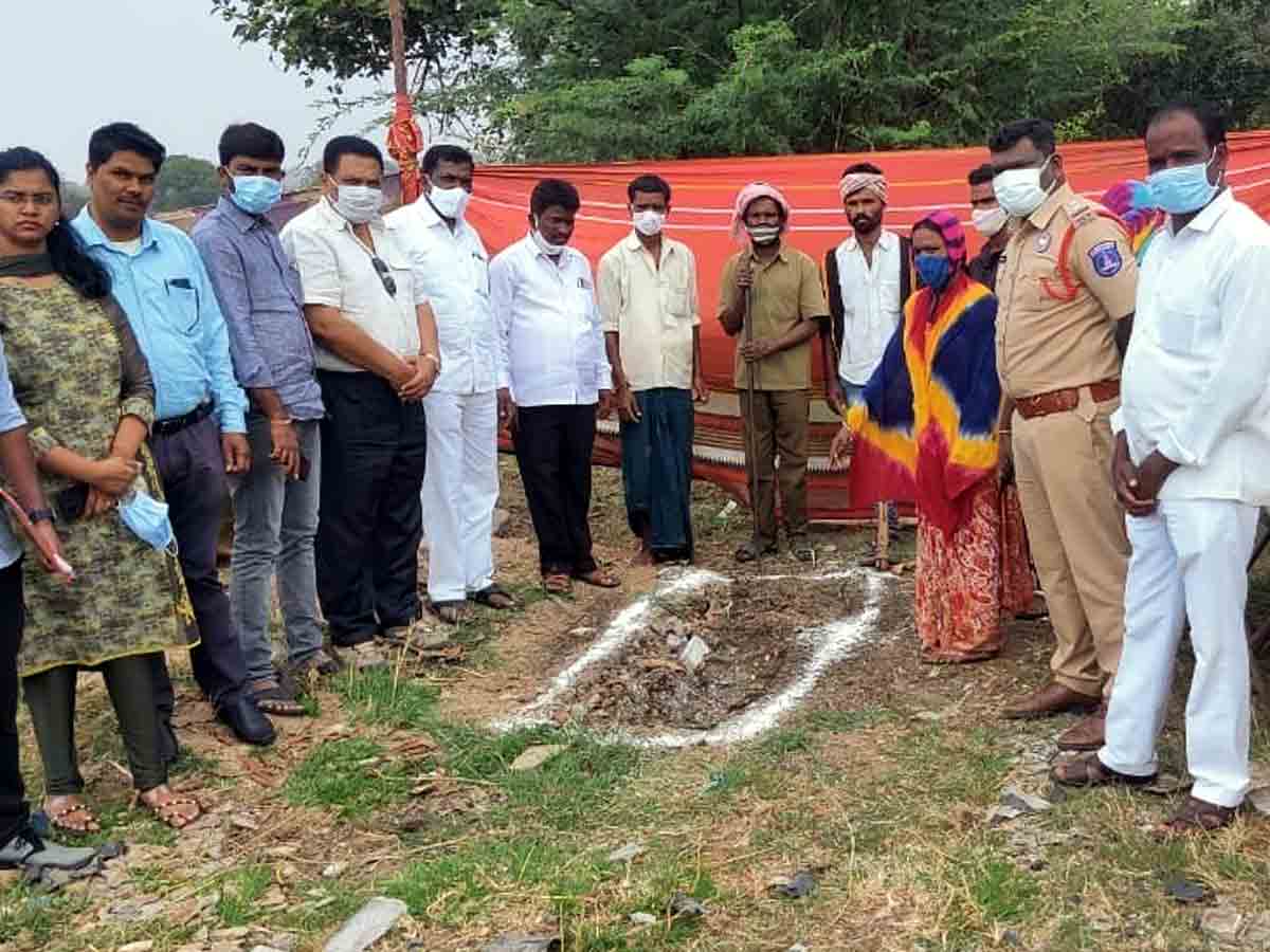 Crime : భర్త మరణంపై అనుమానం.. ఫిర్యాదుతో రీ పోస్టుమార్టం..