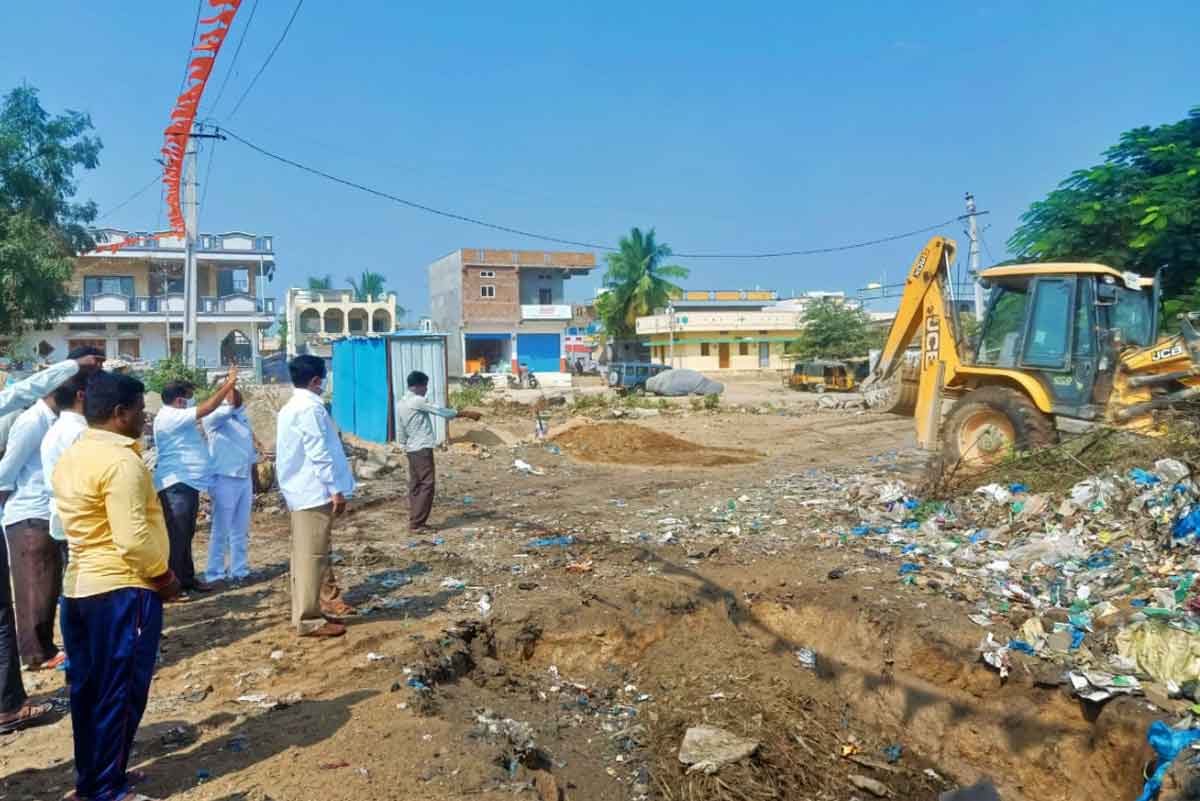 ప్రజా సమస్య ల పరిష్కారానికి కృషి