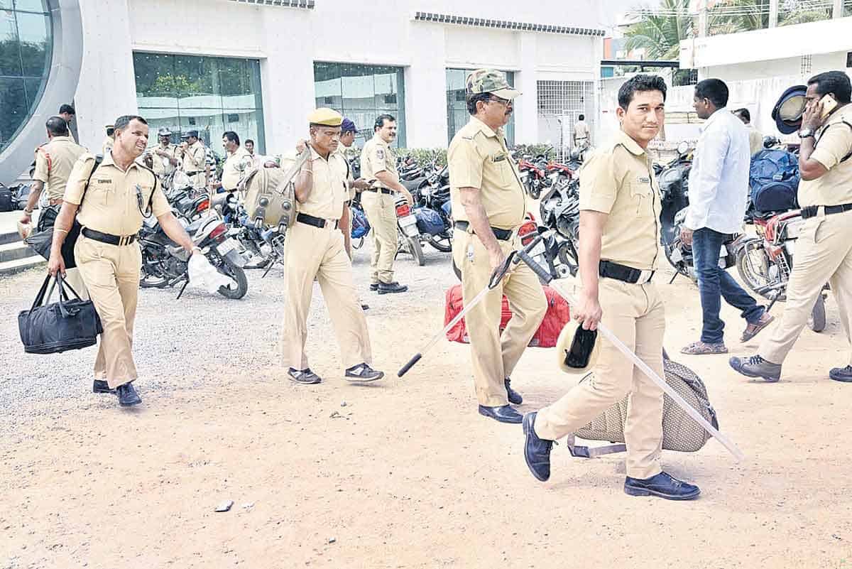 హోంగార్డులకు తీపికబురు