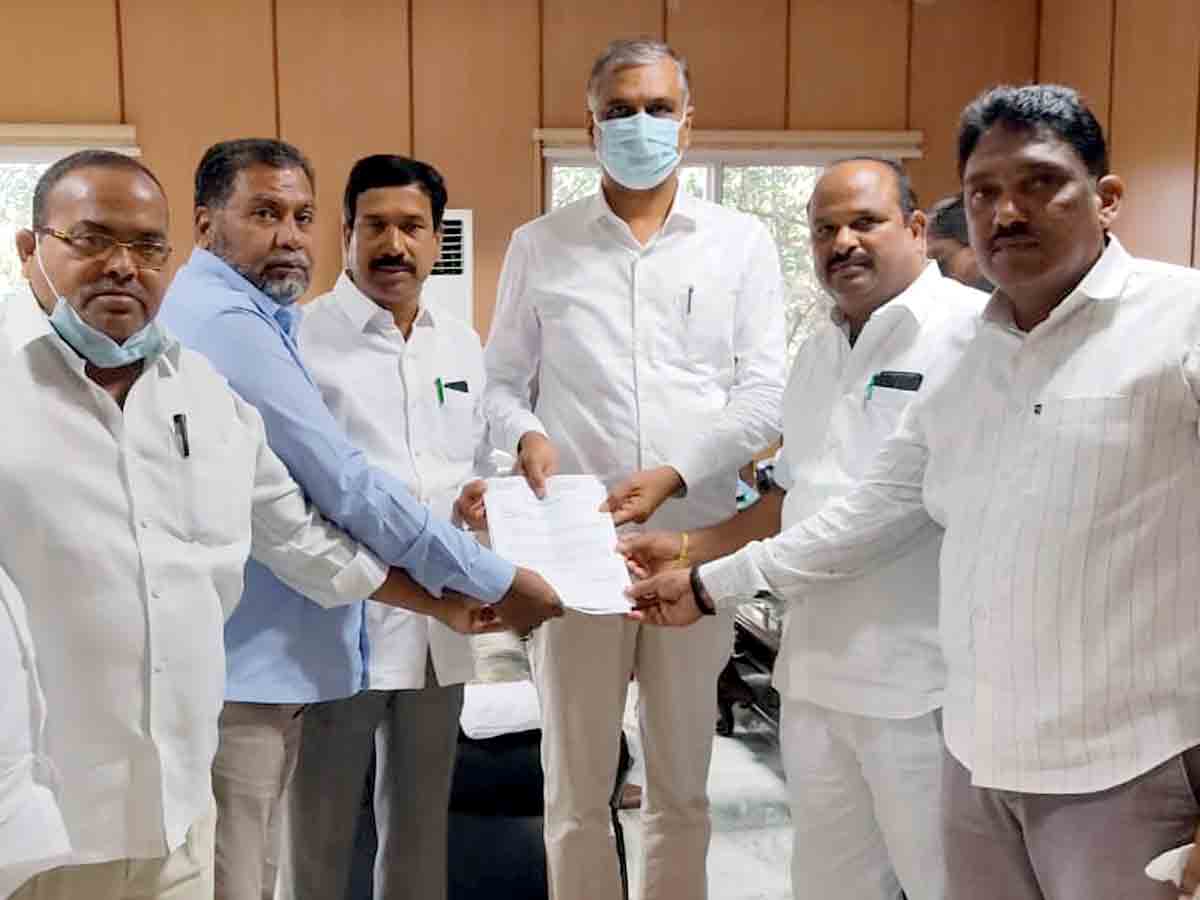 Rangareddy : డయాలసిస్ కేంద్రాన్ని ఏర్పాటు చేయాలని మంత్రి హరీశ్‌రావుకు వినతి