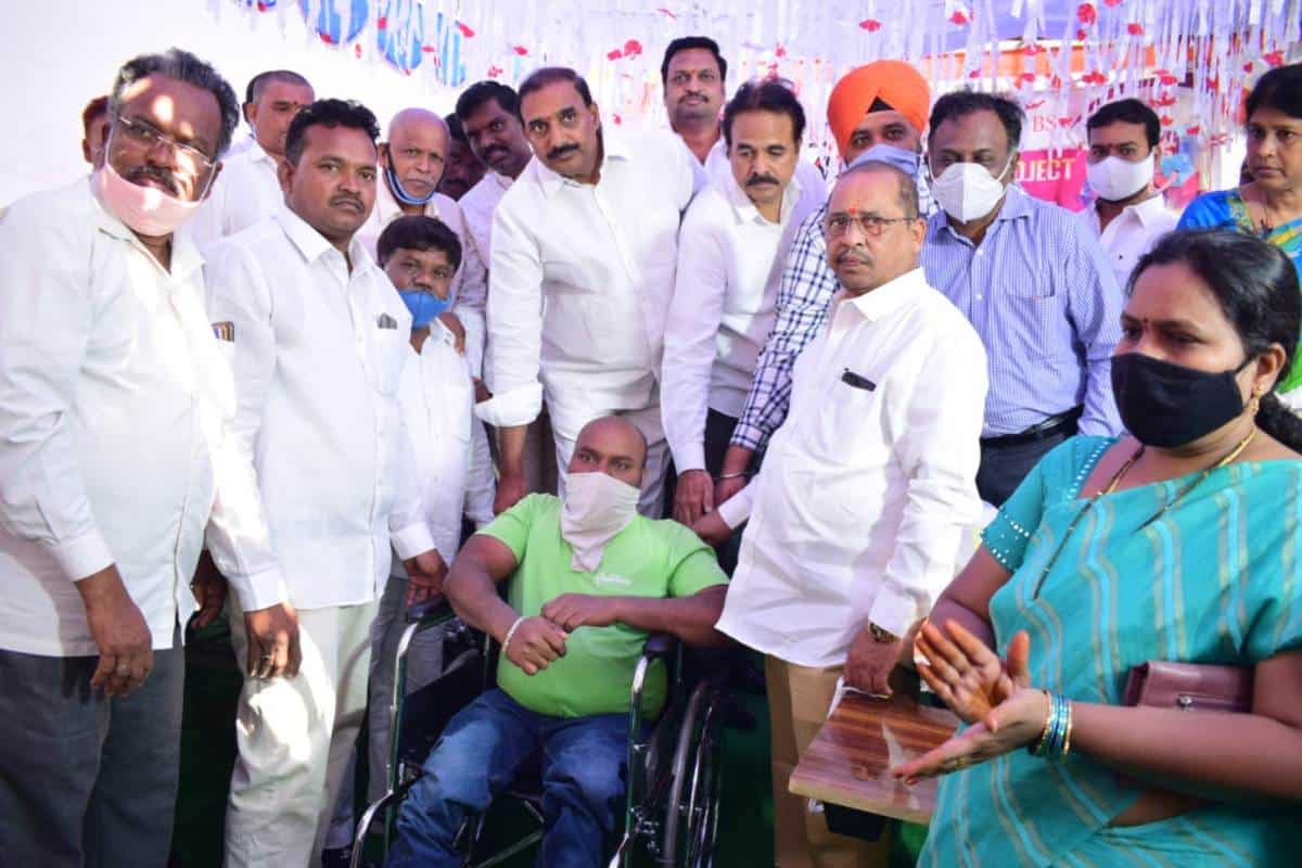 Social activities | సామాజిక సేవా కార్యక్రమాలు అభినందనీయం : విప్‌ ఆరెకపూడి గాంధీ