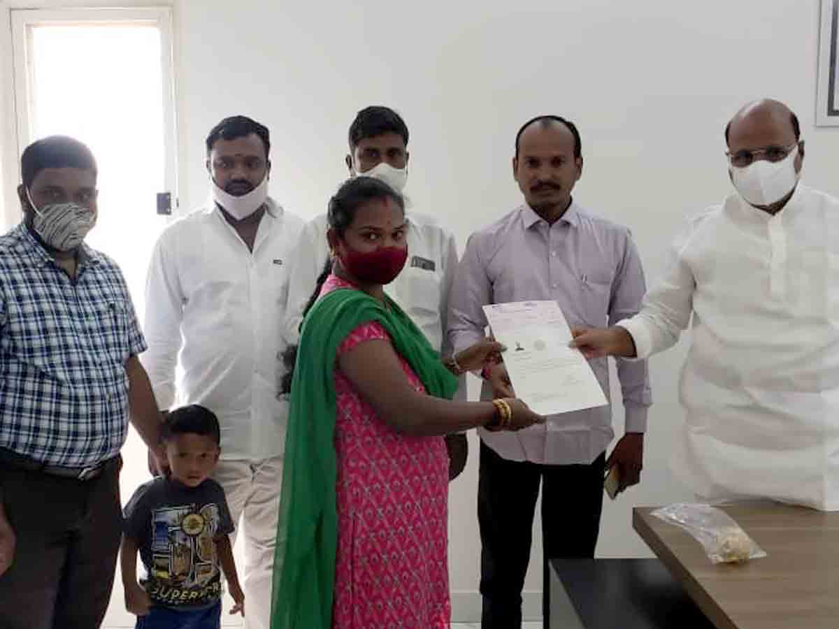 CMRF : సీఎం రిలీఫ్‌ ఫండ్‌ పేదలకు వరం.. ఎమ్మెల్యే మంచిరెడ్డి కిషన్‌రెడ్డి