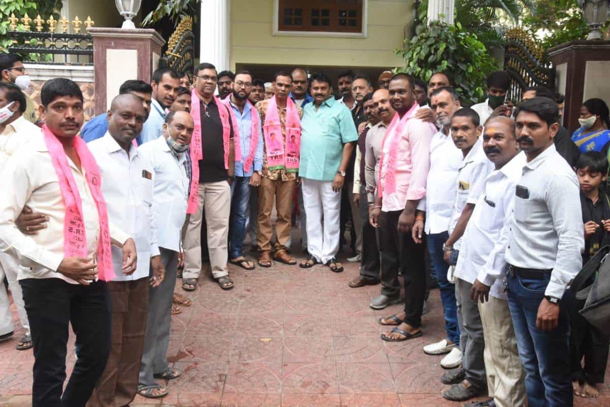 Joining trs |అభివృద్థి కార్యక్రమాల అమలులో తెలంగాణ ఆద‌ర్శం : మంత్రి తలసాని శ్రీనివాస‌ యాద‌వ్‌