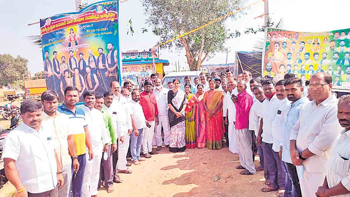 అభివృద్ధికి ప్రభుత్వం కృషి: మంత్రి